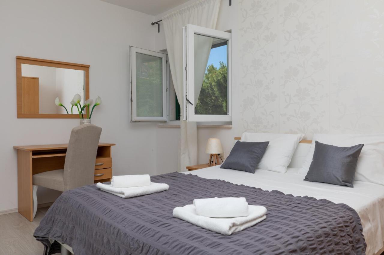Apartments Villa Carica B&B Mimice Exterior foto
